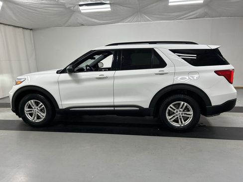 Used 2020 Ford Explorer XLT w/ Comfort Package image 6