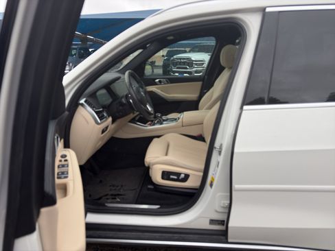 Used 2022 BMW X5 xDrive45e w/ Climate Comfort Package AWD/4WD image 12