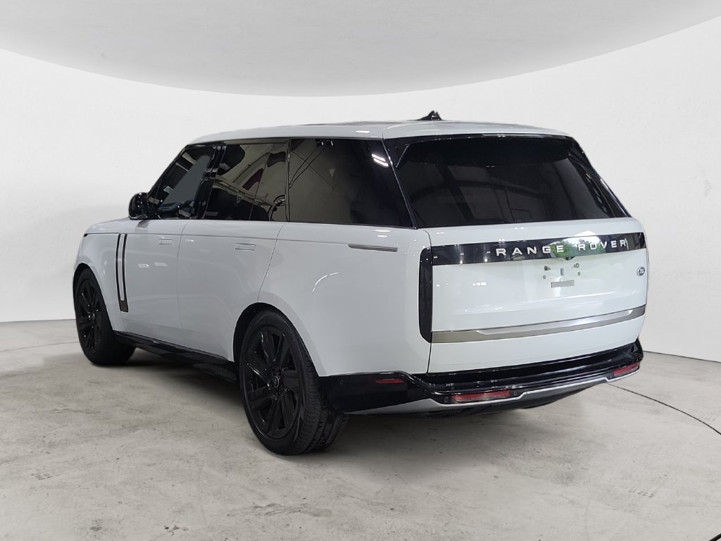 Used 2023 Land Rover Range Rover SE AWD/4WD image 3