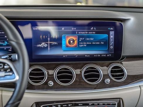 Used 2020 Mercedes-Benz E 350 4MATIC Sedan image 30