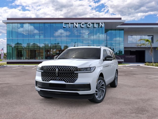 New 2026 Lincoln Navigator Reserve AWD/4WD image 2