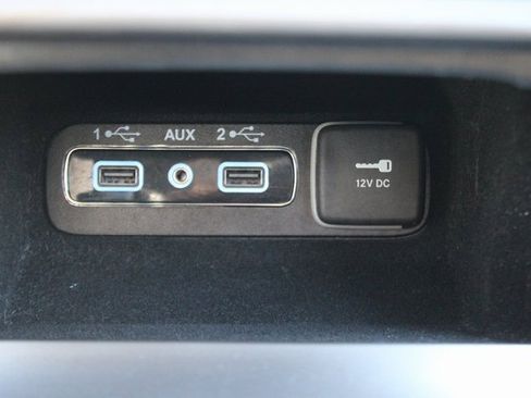 Used 2022 Jeep Grand Cherokee Laredo X image 10