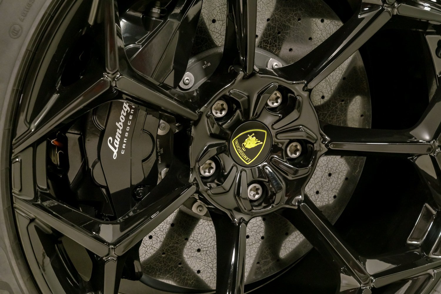 Used 2024 Lamborghini Urus Performante AWD/4WD image 40