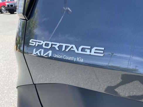 Certified 2024 Kia Sportage EX FWD image 8