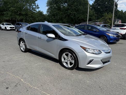 Used 2018 Chevrolet Volt LT w/ LT Driver Confidence Package FWD image 4