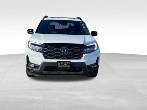 Used 2023 Honda Passport TrailSport image 2