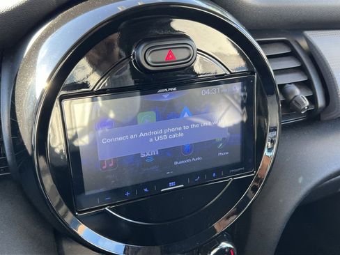 Used 2015 MINI Cooper 4-Door Hardtop image 17