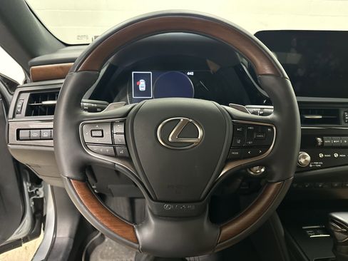 Used 2024 Lexus ES 350 Ultra Luxury w/ Accessory Package (Z2) FWD image 18