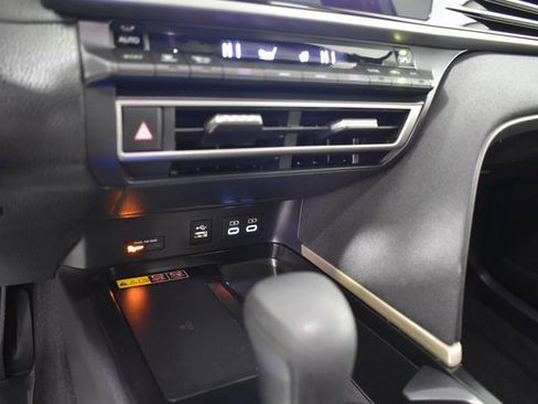 Used 2025 Toyota Camry LE image 23