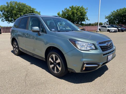 Used 2018 Subaru Forester 2.5i Premium AWD/4WD image 3