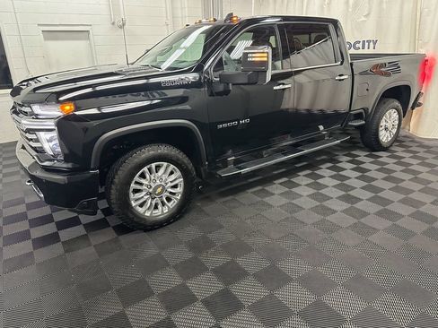 Used 2022 Chevrolet Silverado 3500 High Country AWD/4WD image 5