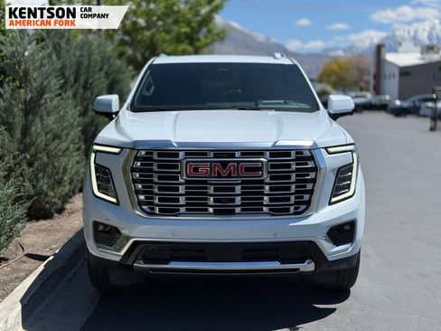 Used 2026 GMC Yukon Denali w/ Sun & Power Step Package AWD/4WD image 2