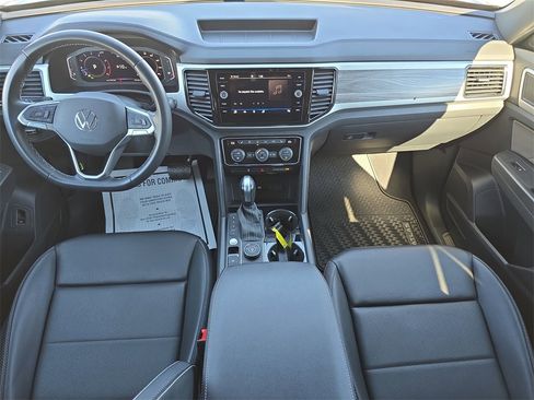 Used 2023 Volkswagen Atlas Cross Sport SE w/ Black Wheel Package image 9
