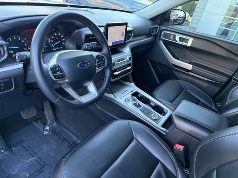 Used 2023 Ford Explorer XLT w/ Equipment Group 202A AWD/4WD image 5