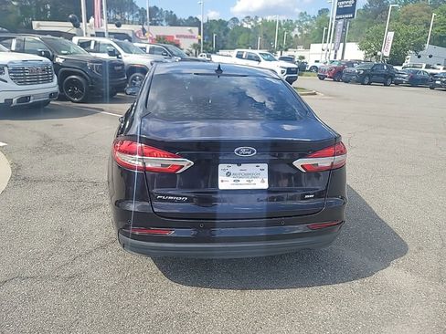 Used 2019 Ford Fusion SE image 6
