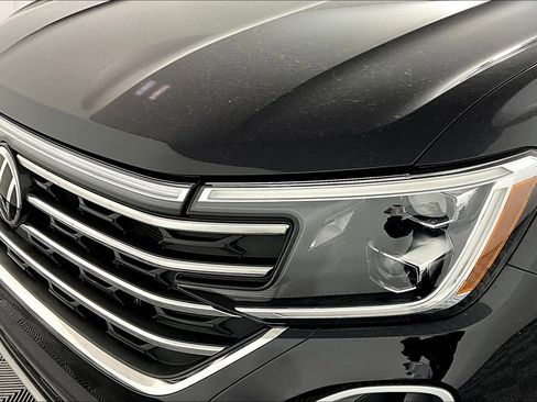 Used 2024 Volkswagen Atlas SE image 29