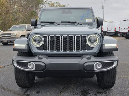 New 2026 Jeep Wrangler Unlimited Sahara AWD/4WD image 2