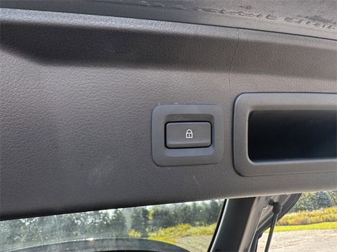 Used 2024 MAZDA CX-30 AWD 2.5 S w/ Preferred Package image 19