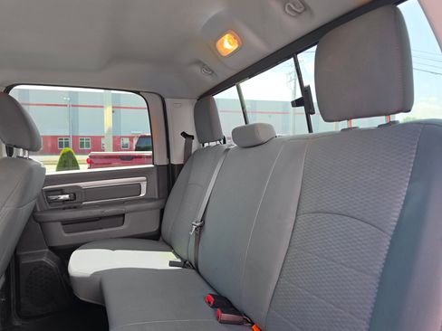 Used 2019 RAM 1500 Classic SLT AWD/4WD image 14