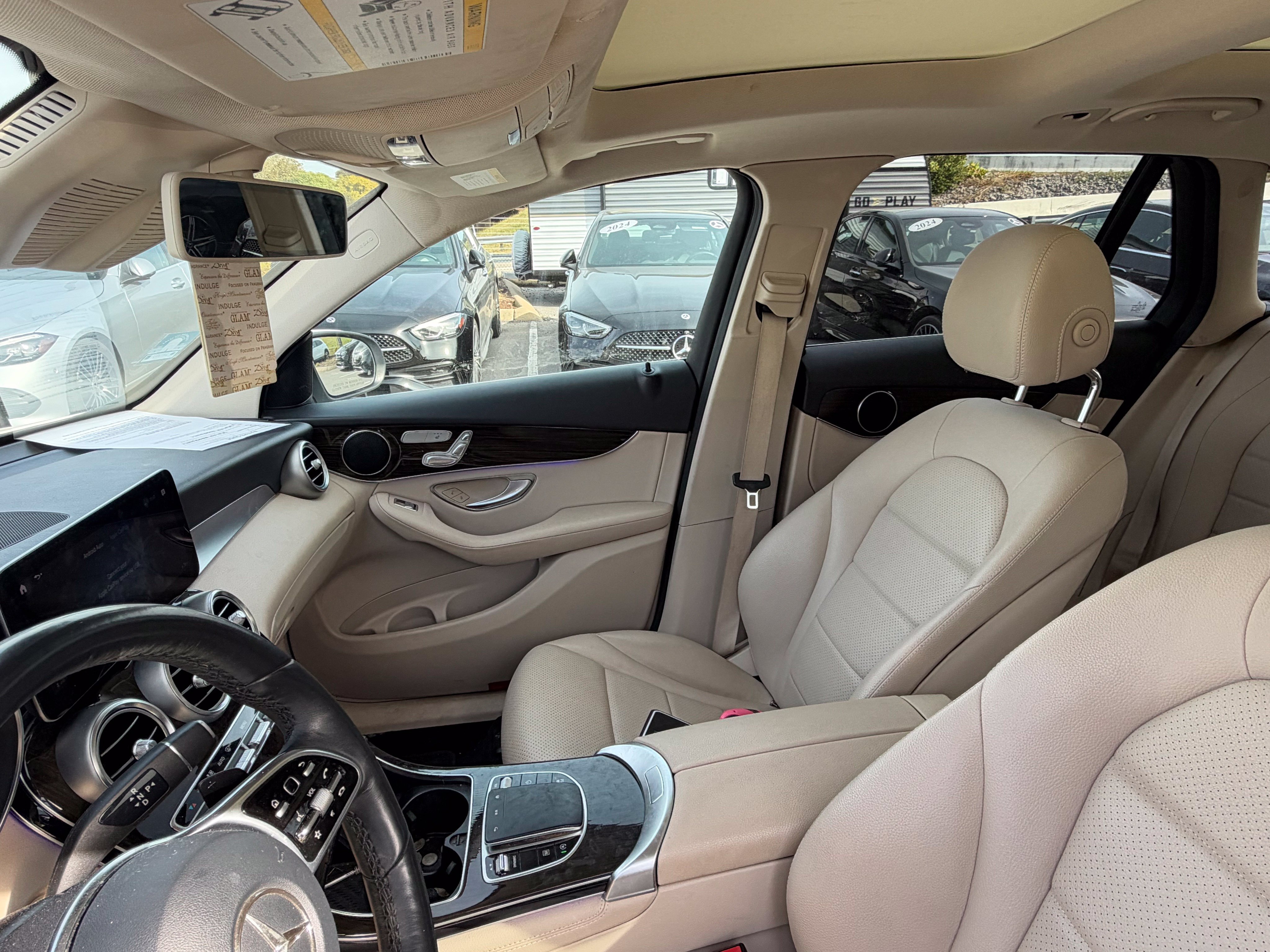 Used 2020 Mercedes-Benz GLC 300 4MATIC image 9