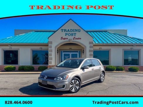 Used 2016 Volkswagen e-Golf SE FWD image 1