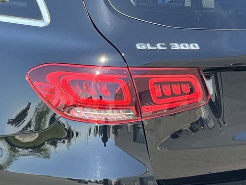 Used 2022 Mercedes-Benz GLC 300 image 10