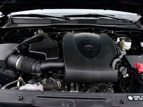 Used 2019 Toyota Tacoma SR5 image 29