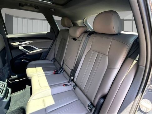 Used 2025 Audi Q5 Premium w/ Convenience Package AWD/4WD image 22