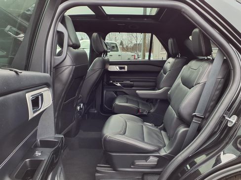 Used 2022 Ford Explorer ST w/ Equipment Group 401A image 11