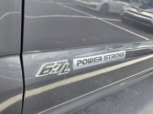 Used 2017 Ford F250 Lariat w/ Lariat Ultimate Package AWD/4WD image 4