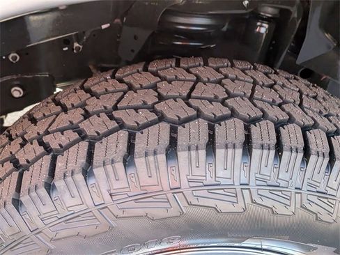 Used 2024 RAM 2500 Tradesman w/ Chrome Appearance Group image 11