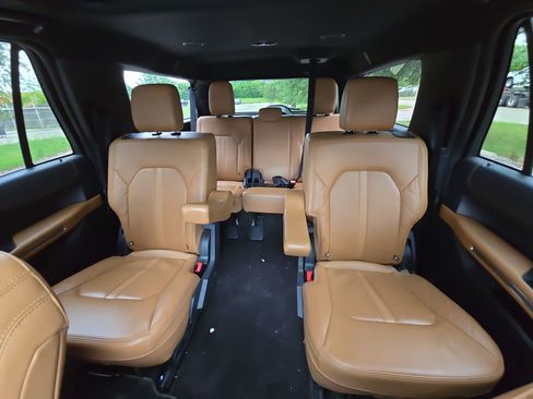 Used 2023 Ford Expedition Max Platinum AWD/4WD image 22