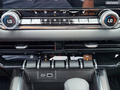 New 2025 GMC Canyon Elevation w/ Convenience Package image 14