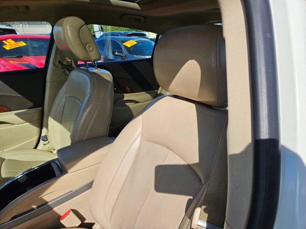 Used 2011 Buick LaCrosse CXS w/ Driver Confidence Package FWD image 15