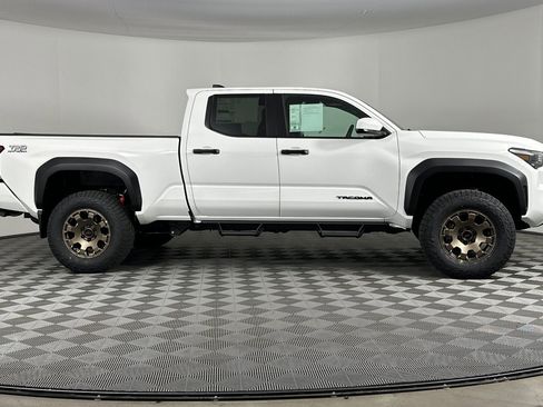 New 2025 Toyota Tacoma TRD Off-Road image 3