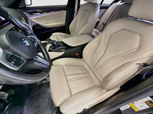 Used 2019 BMW 540i w/ M Sport Package RWD image 10