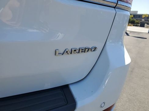 Used 2019 Jeep Grand Cherokee Laredo RWD image 6