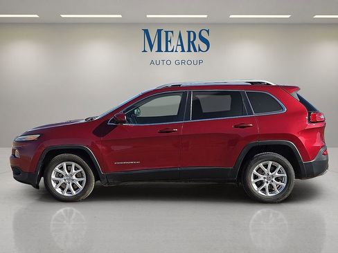 Used 2016 Jeep Cherokee Latitude image 2