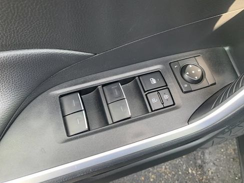 Used 2025 Toyota RAV4 XLE AWD/4WD image 13