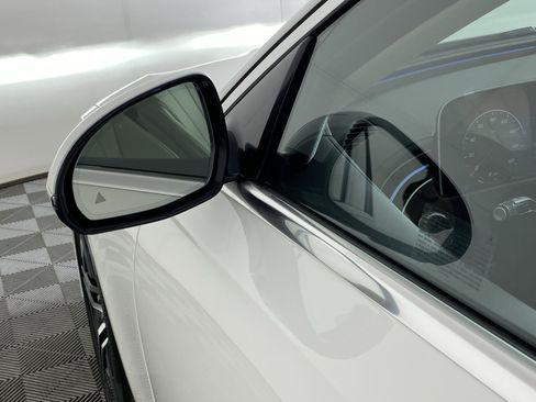 Used 2025 Mercedes-Benz E 350 4MATIC Sedan image 10