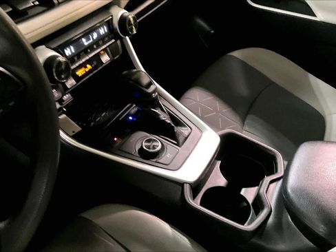 Used 2019 Toyota RAV4 XLE w/ Convenience Package image 17