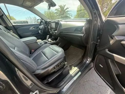 Used 2021 Chevrolet Traverse LT w/ LT Premium Package FWD image 11