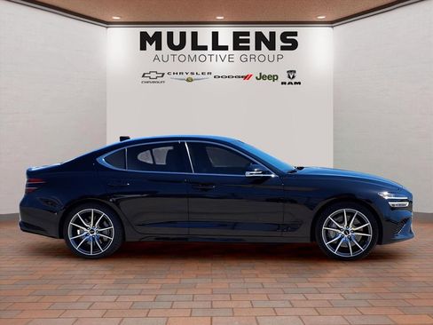 Used 2024 Genesis G70 2.5T RWD image 4
