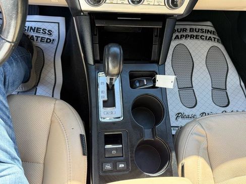 Used 2017 Subaru Outback 3.6R Limited image 11