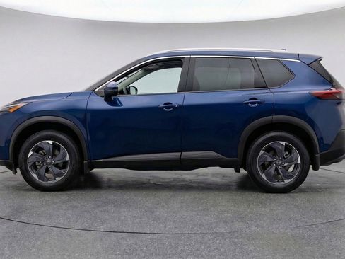 Used 2025 Nissan Rogue SV FWD image 5
