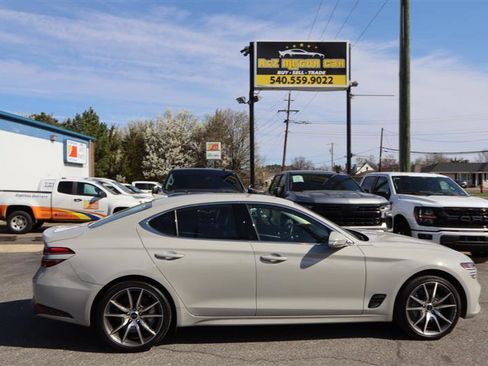 Used 2025 Genesis G70 2.5T image 4