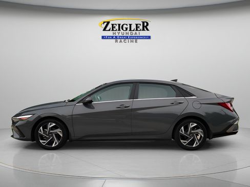 Certified 2024 Hyundai Elantra SEL w/ Convenience Package FWD image 4