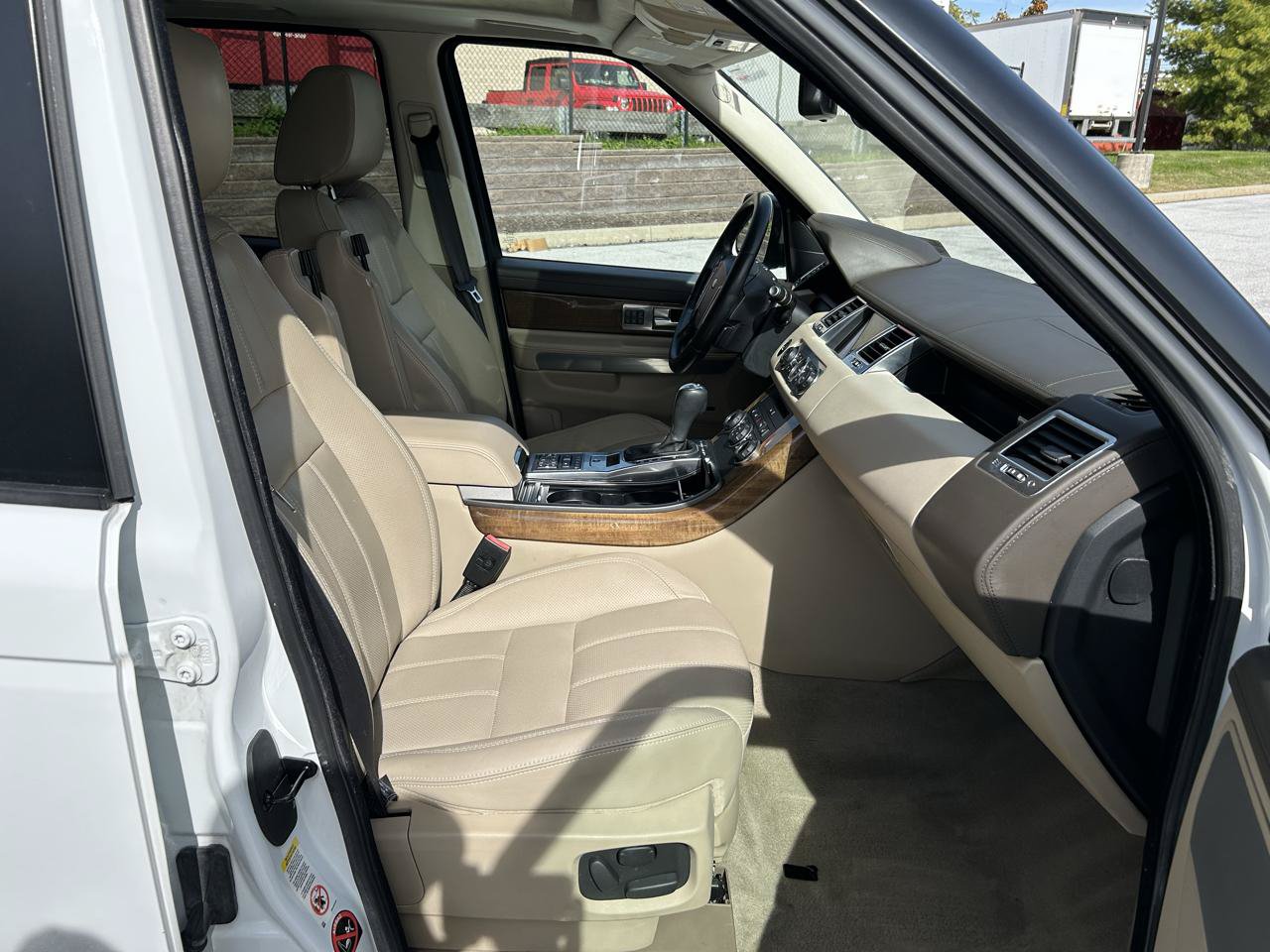 Used 2013 Land Rover Range Rover Sport HSE LUX AWD/4WD image 14