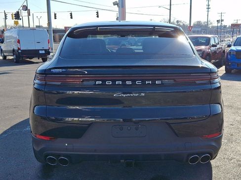 Used 2025 Porsche Cayenne S image 5