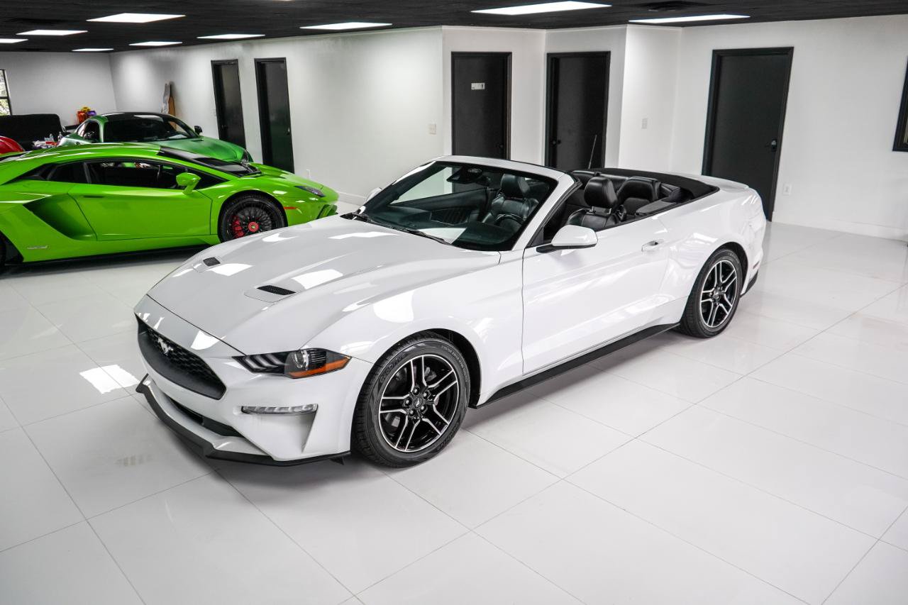 Used 2023 Ford Mustang Premium RWD image 3